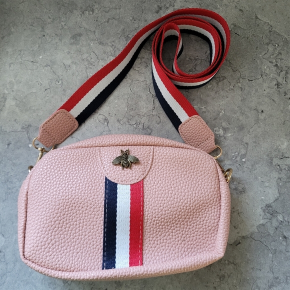 NWOT Bumble Bee Crossbody Pink Bag - Picture 1 of 8